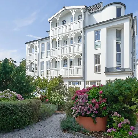 Moderne Mit Grossem Balkon Im Seepark *