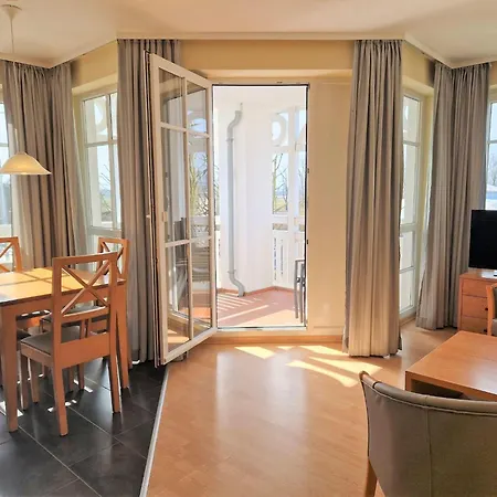 Moderne Mit Grossem Balkon Im Seepark