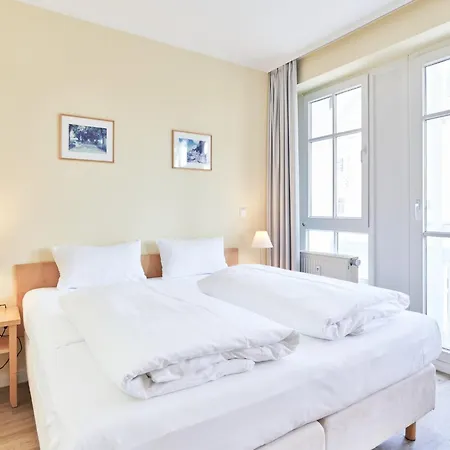 Moderne Mit Grossem Balkon Im Seepark
