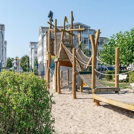 Moderne Mit Grossem Balkon Im Seepark アパート